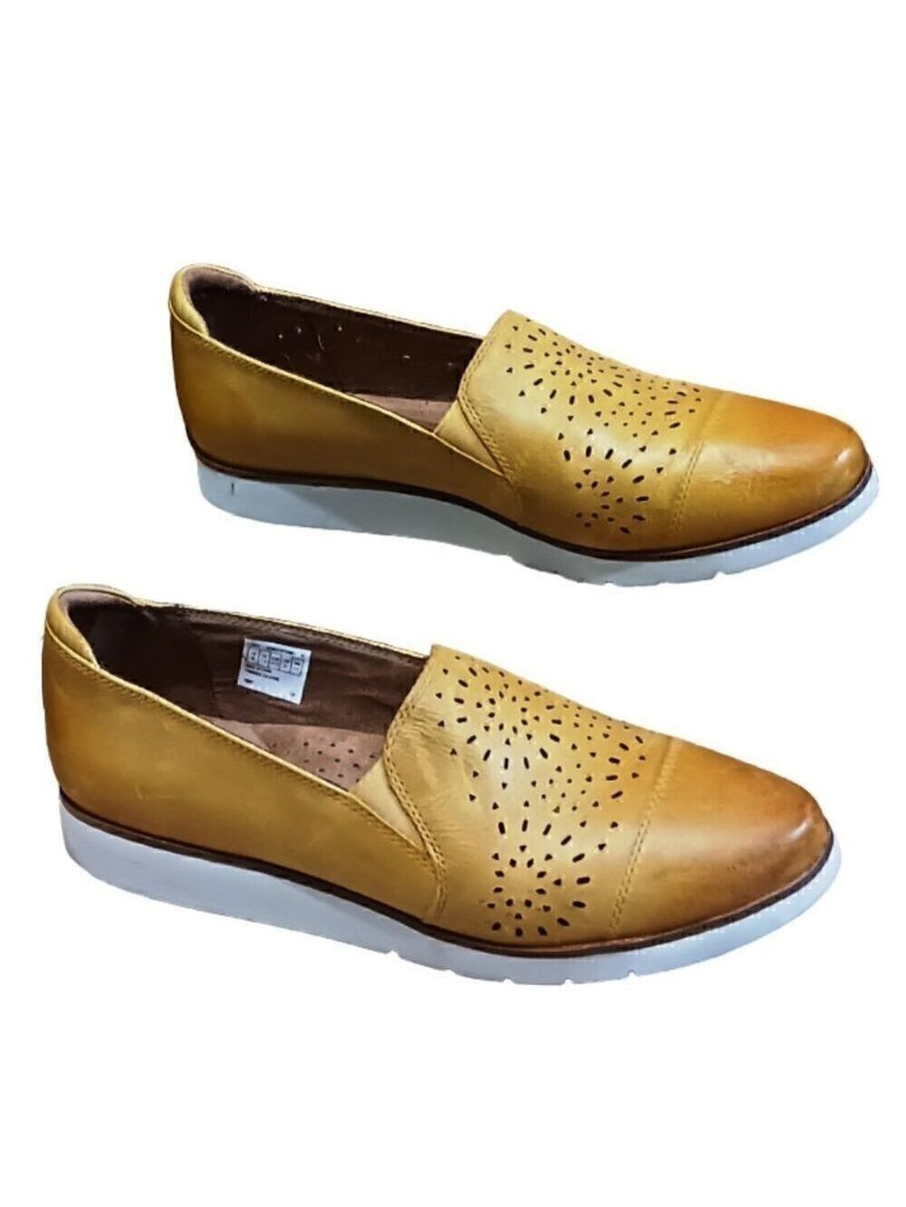 Cobb Hill women tan flat loafers Size 10